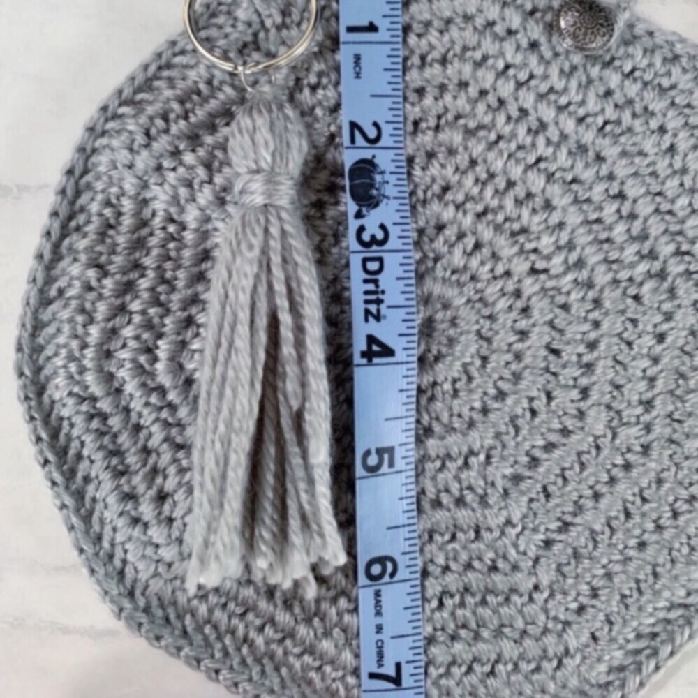 Cute Crocheted Small Silver Circle Crossbody Purse!✨ - Picture 8 of 8